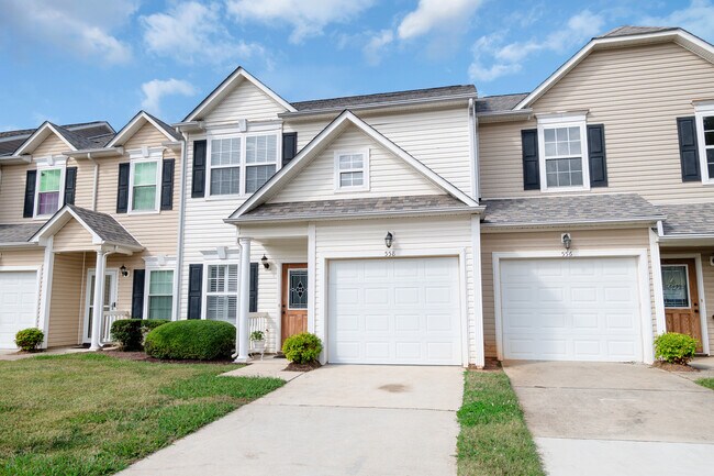Building Photo - 558 Calen Ln
