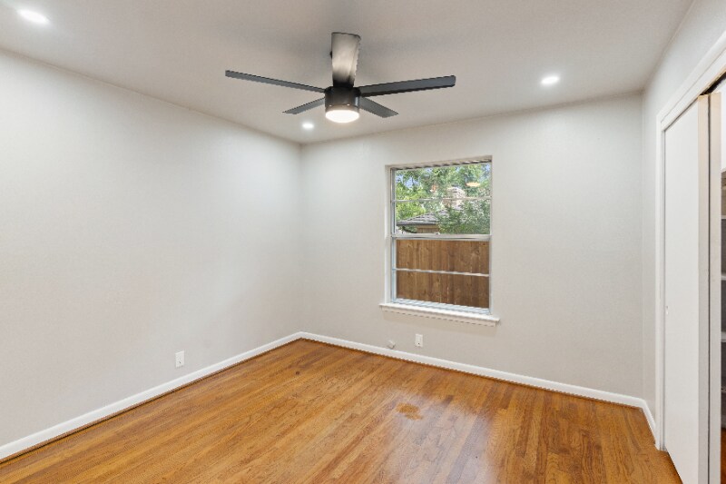 Building Photo - 1202 Spruce Dr
