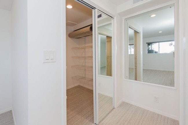 Building Photo - Low Bank Waterfront New Remodel on Huge Lot