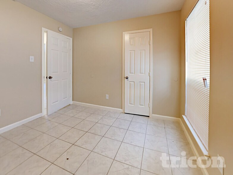 Building Photo - 3446 Edgecreek Dr
