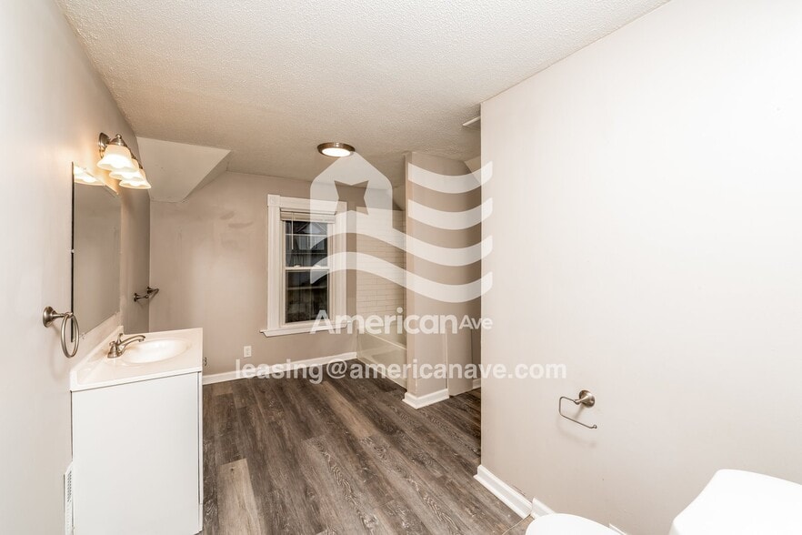 Building Photo - 23 Costar St