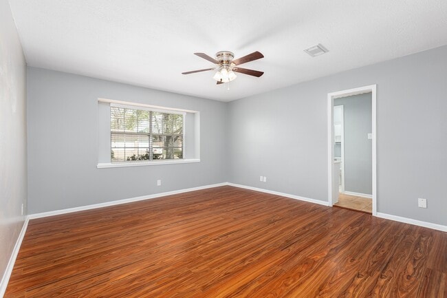 Building Photo - 5502 Forest Timbers Dr