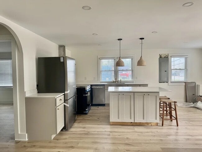 Building Photo - 2846 Appleton Ave