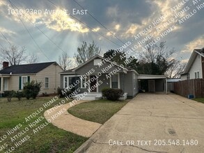 Building Photo - 1010 23rd Ave E