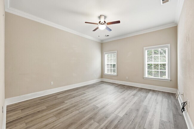 Building Photo - 109 Lac Courte