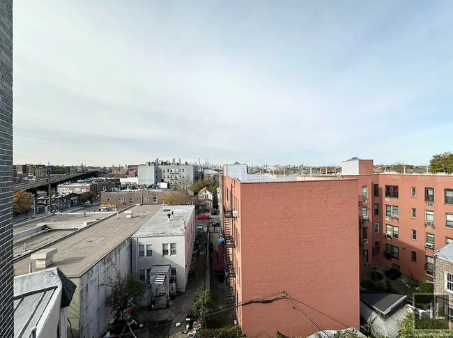 Building Photo - ROOSEVELT AVENUE