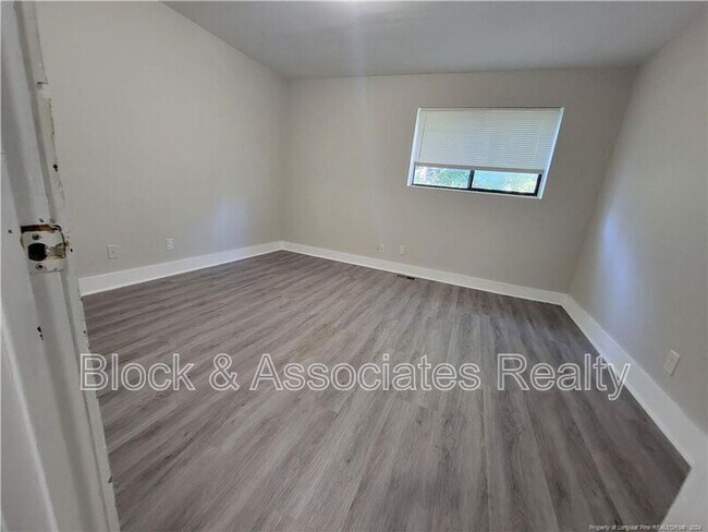 Building Photo - 320 Wheel Hollow Trail