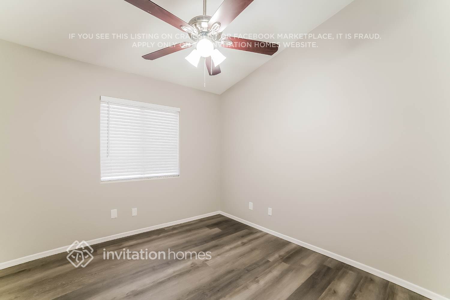 Building Photo - 3111 W Louise Dr