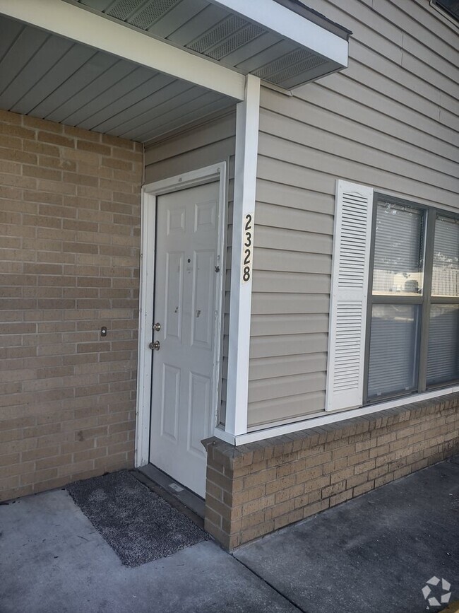 Building Photo - Magnolia Townhome