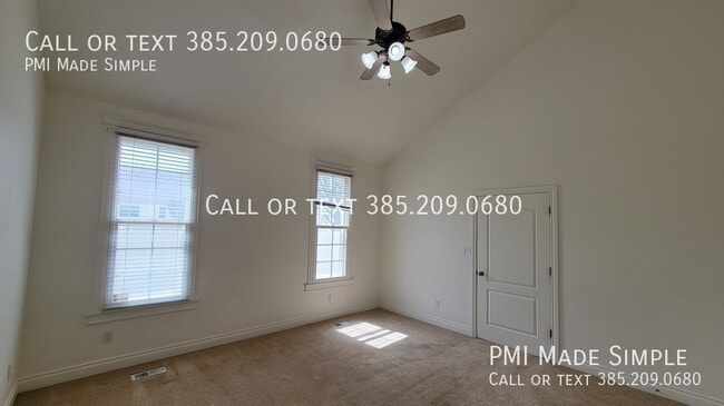 Building Photo - 3042 E Somerset Dr