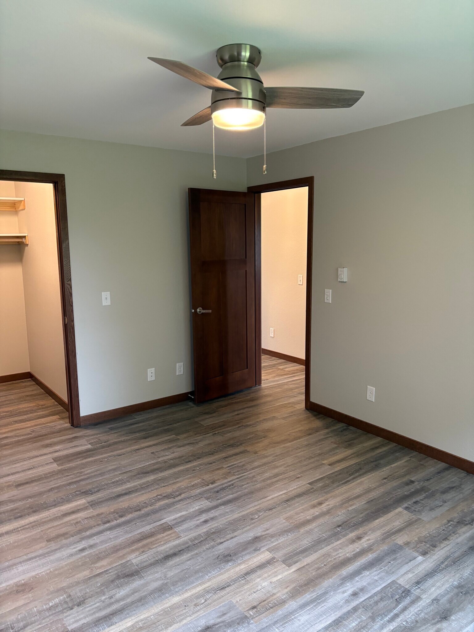Bedroom with walk in closet - 803 Meadowview Ln