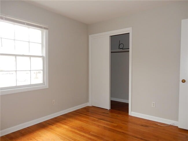 Building Photo - 3089 Colonial Way