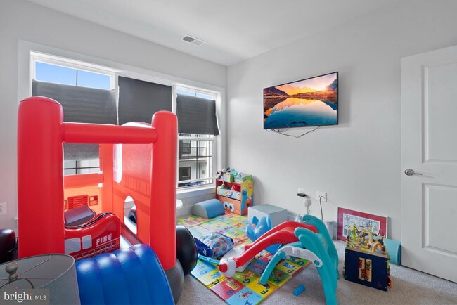 Building Photo - 102 St Ives Pl