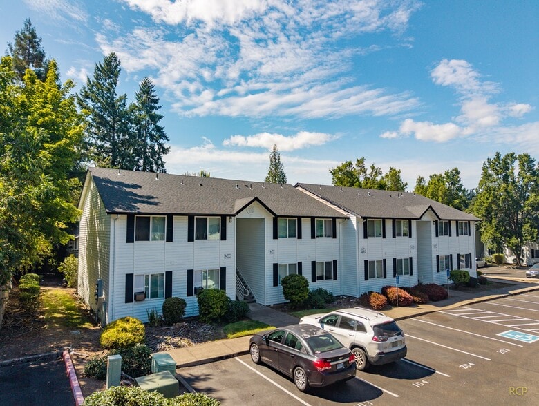 Building Photo - Bluebird Keizer