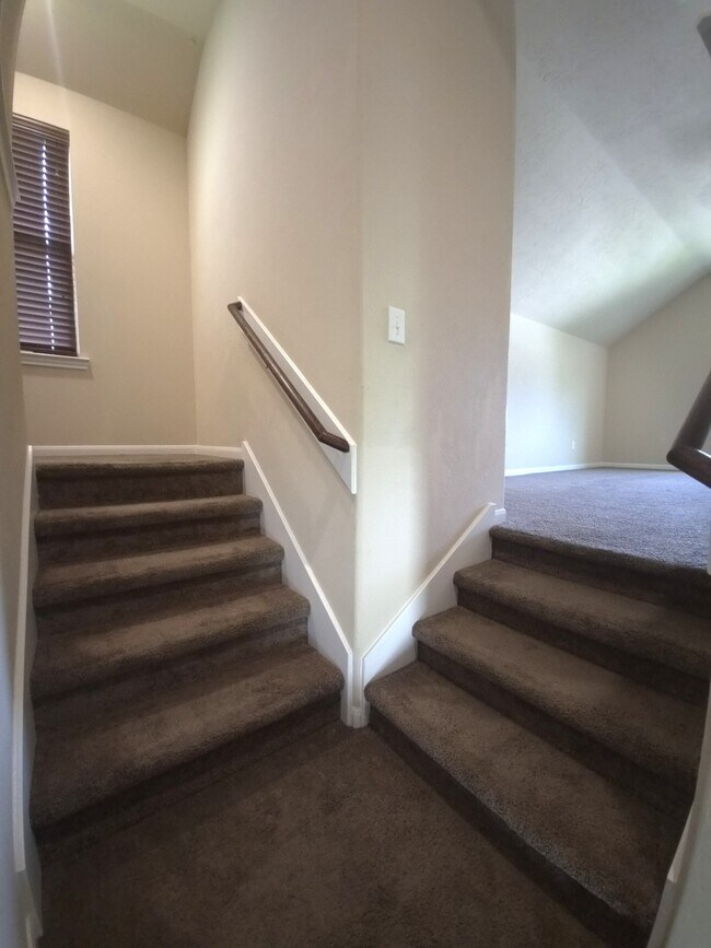 Building Photo - 20703 Winghaven Dr