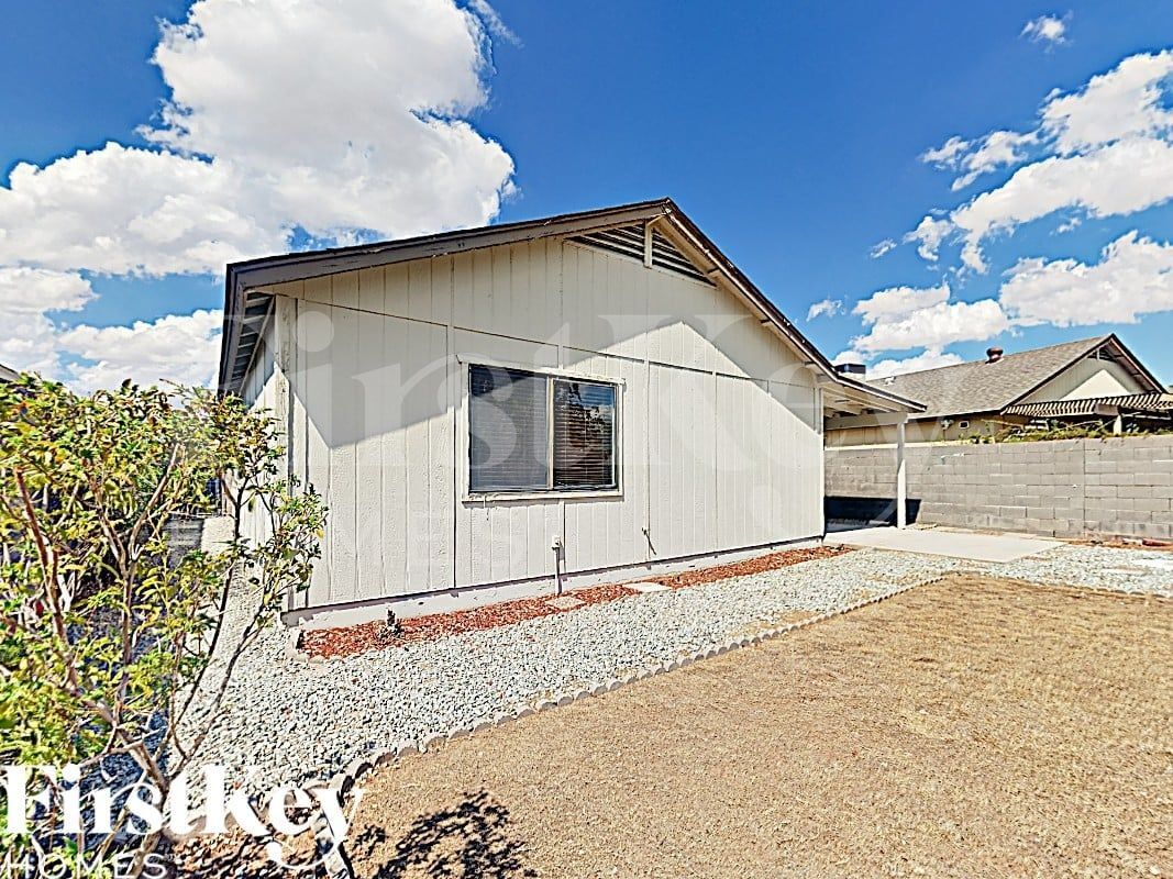 Building Photo - 3167 W Foothill Dr