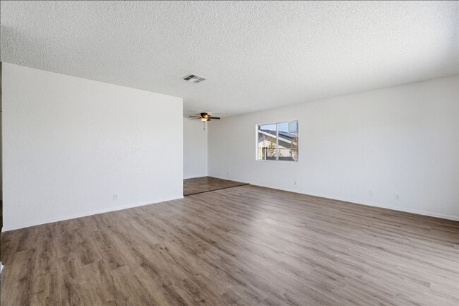 Building Photo - 6851 Quail Spring Ave
