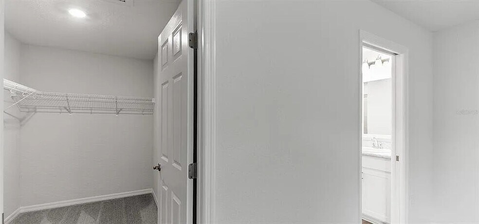 Large walk in closet - 7675 SE 114th St