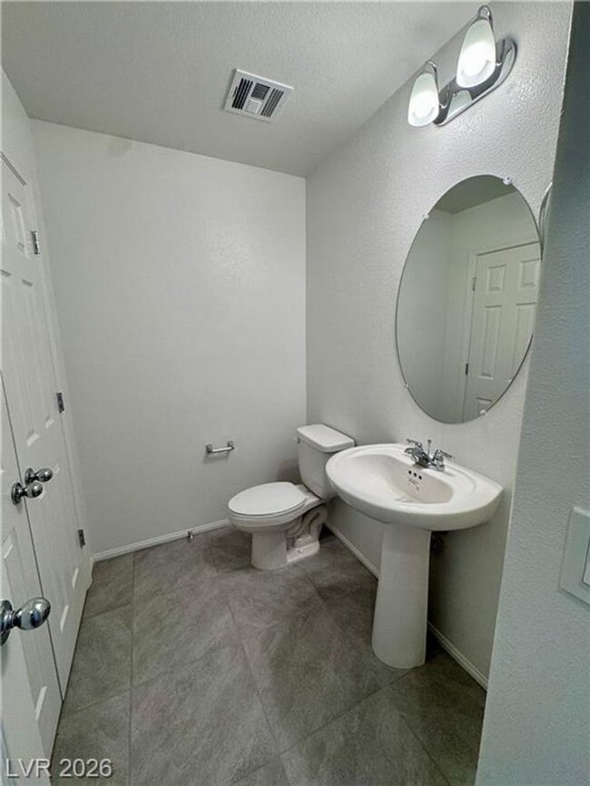 Building Photo - Brand-New Juniper Hills Townhome with 4 Bedrooms, Loft & Dual Balconies