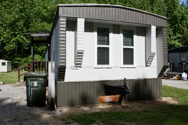 Building Photo - 413 W Limestone Rd