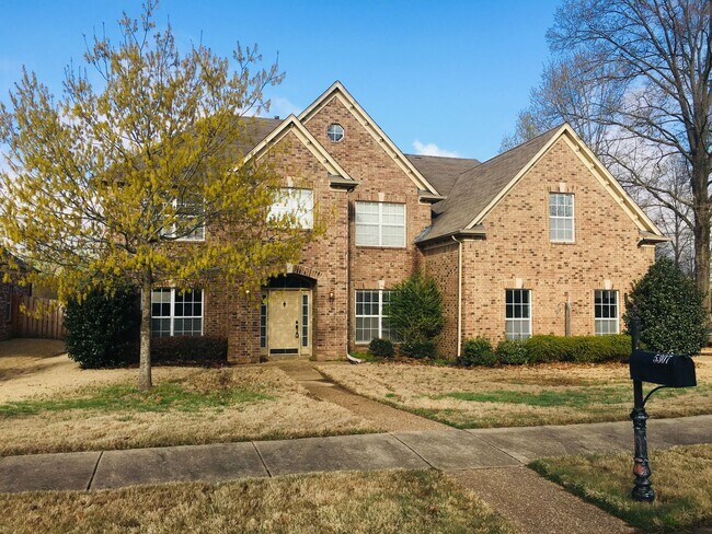 Building Photo - Beautiful 4br Lakeland home with a HUGE bonus room! Over 3300 sq ft! Pets are owner's approval, f...