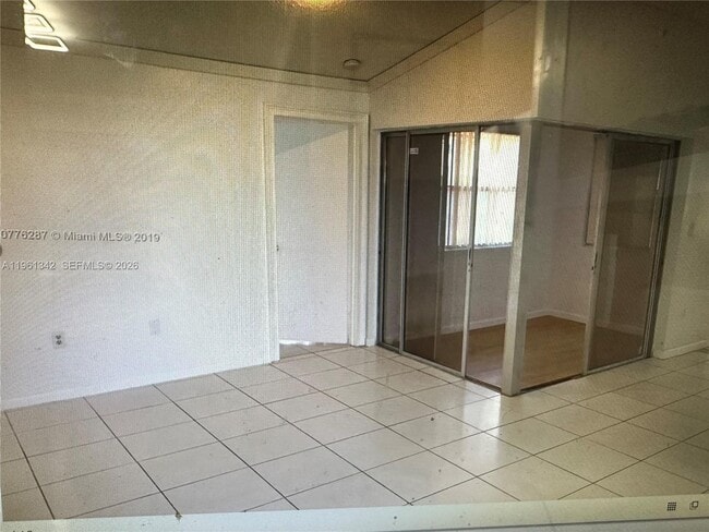 Building Photo - 21343 NE 8th Ct