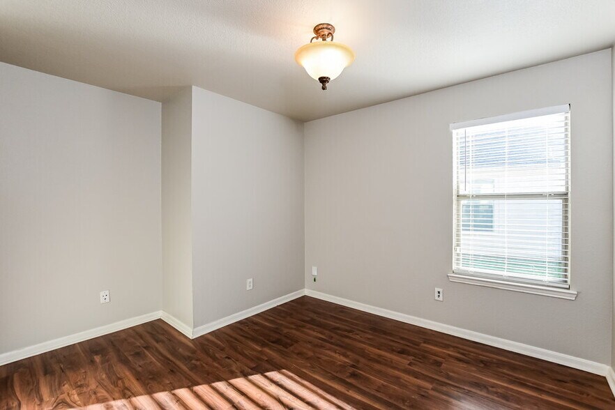 Building Photo - 20639 Tealbrook Dr