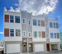 Building Photo - Beautiful 3BR Townhouse with Rooftop Terra...