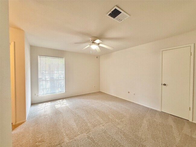 Building Photo - 16 Rock Pine Ct