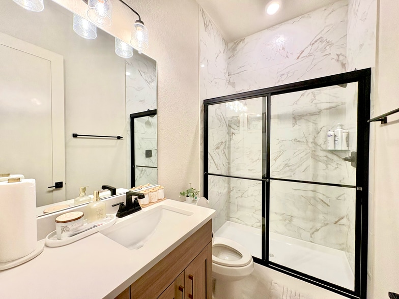 Building Photo - 275 Ginger St