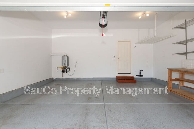 Building Photo - 292 NE 66th Ave