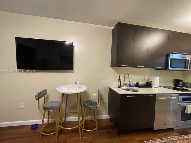 Building Photo - 1560 Pennsylvania Ave