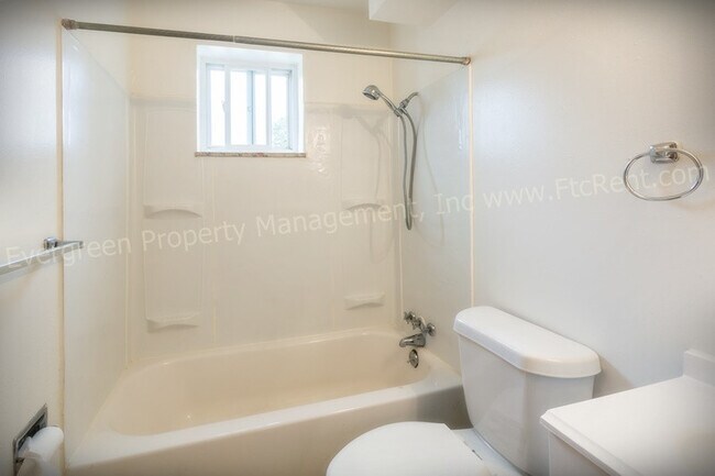 Building Photo - 1101 Emigh St