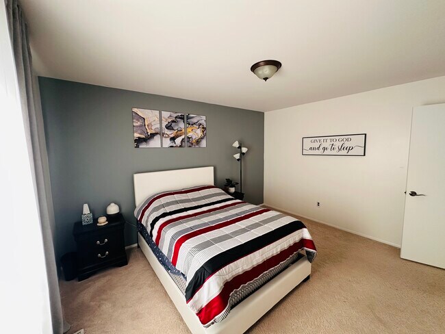 Building Photo - 5226 Cedarhurst Dr