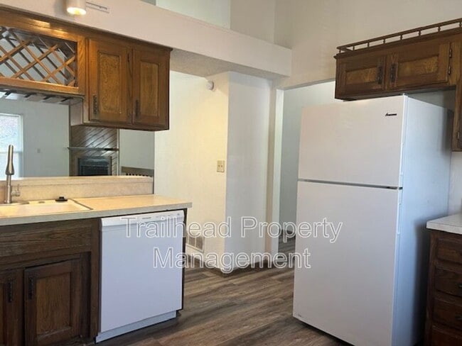 Building Photo - 8307 Woodson Dr