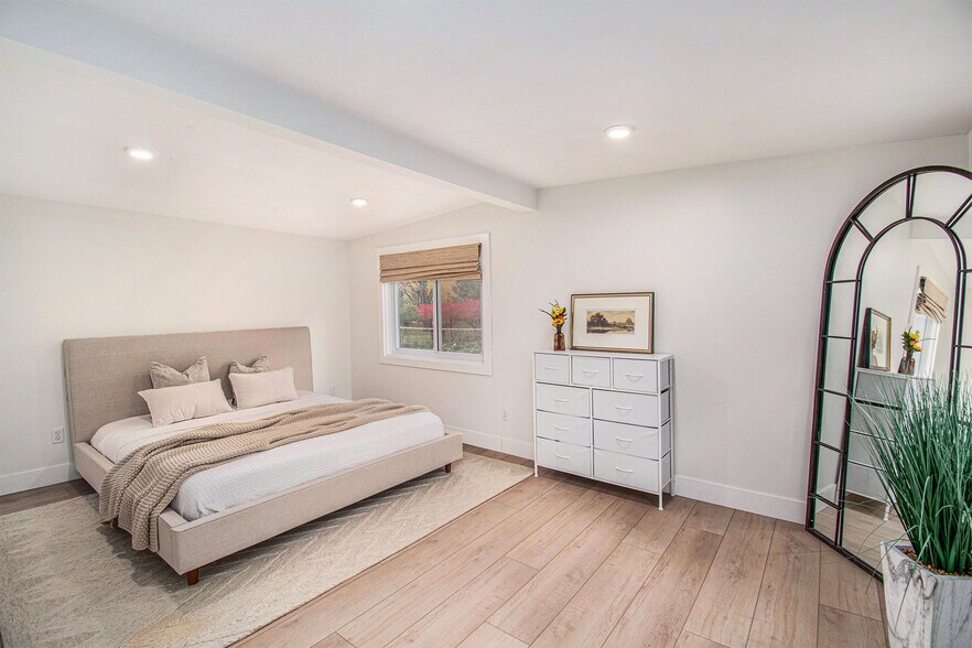 Building Photo - 1155 Carpenter Ave NW