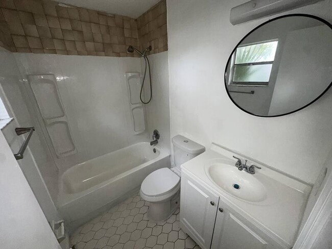 Building Photo - 5523 Lehigh Ave