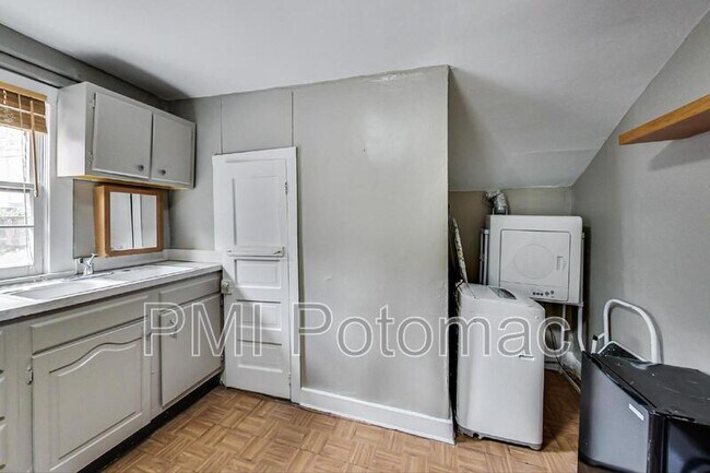 Building Photo - 3206 O St NW