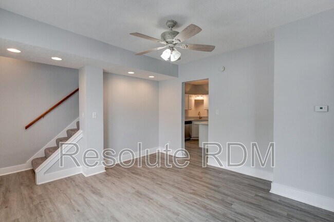 Building Photo - 743 Cottage Ave