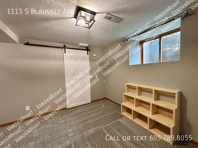Building Photo - 1113 S Blauvelt Ave