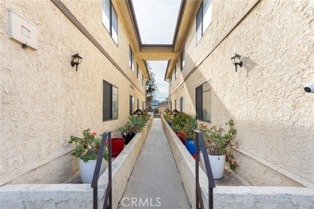 Building Photo - 1117 Linden Ave
