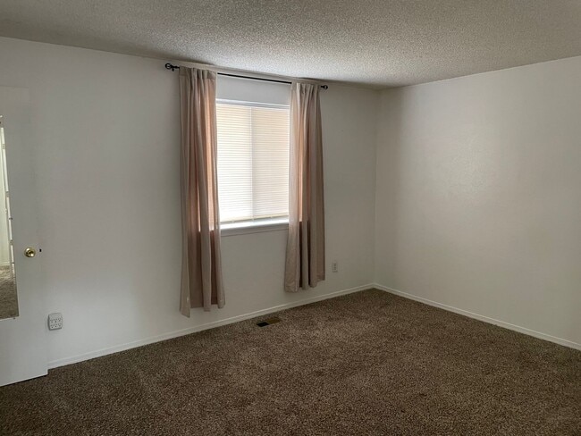 Building Photo - Available soon, 3 bd 1 bath rental in Parker CO 80134