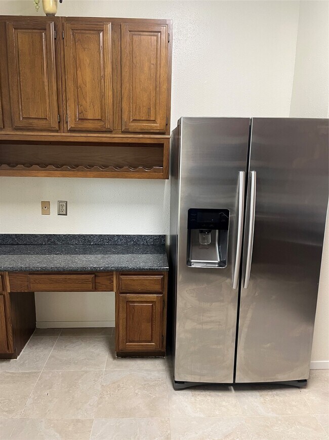 Building Photo - 4250 Bridledon Ln