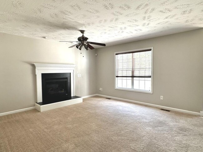 Building Photo - 284 Briarwood Pl