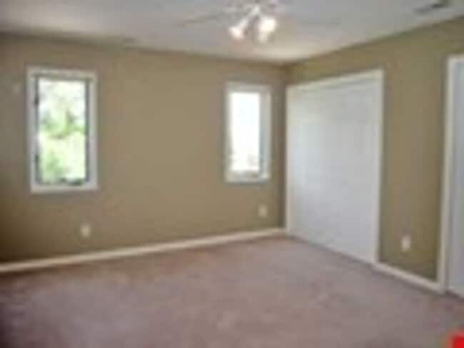 Building Photo - Emerald Isle Gated Community
