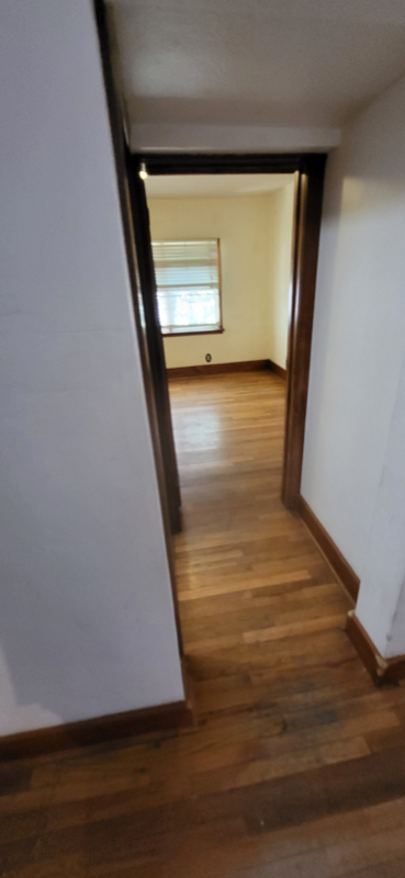 Building Photo - 433 E 23rd St