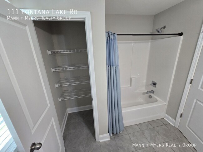 Building Photo - 111 Fontana Lake Rd