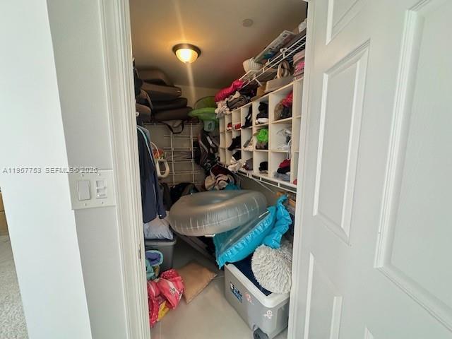 Building Photo - 3900 Island Blvd