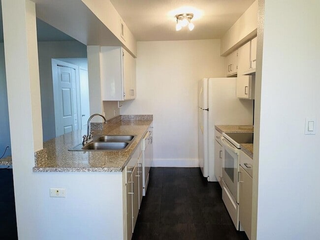 Building Photo - 2405 NW 33rd St