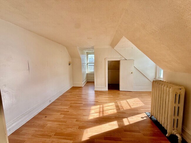 Building Photo - 43 S 13th St